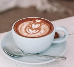آنچه تحقیقات درباره کافئین، کاهش شنوایی و وزوز گوش می‌گوید